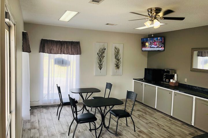 Americas Best Inn Brinkley