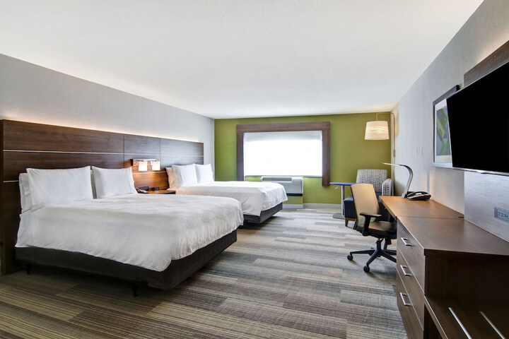 Room 32 of 69