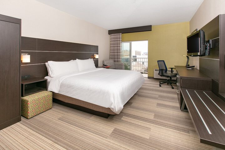 Holiday Inn Express Hotel & Suites Seaside-Convention Center by IHG
