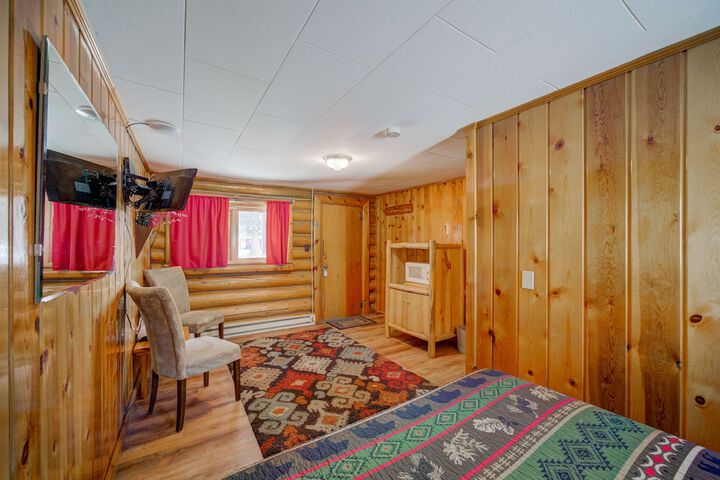 Sportsmans Lodge