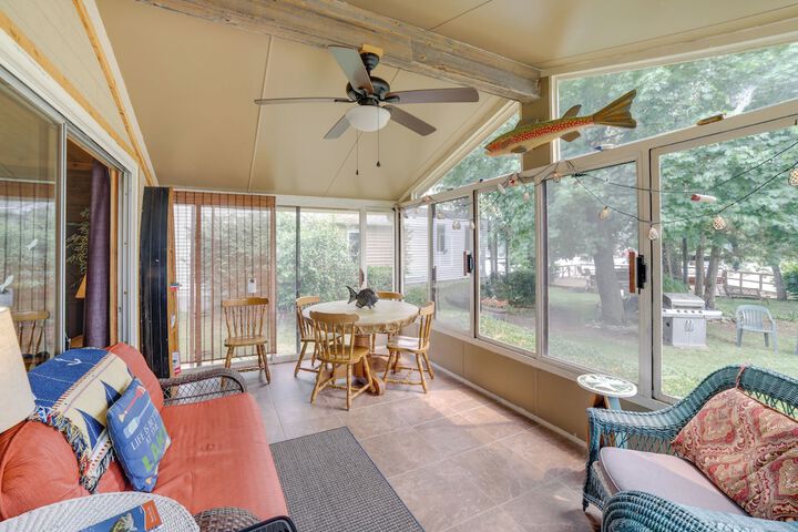 Lakefront Cottage w / Deck Near Indiana Beach!