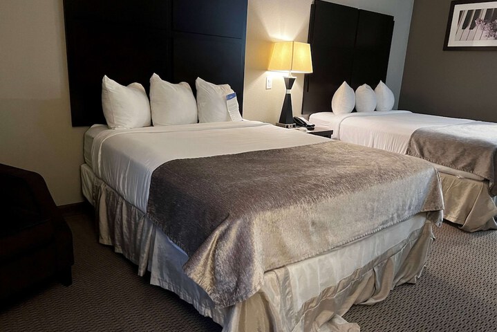 Room 25 of 42