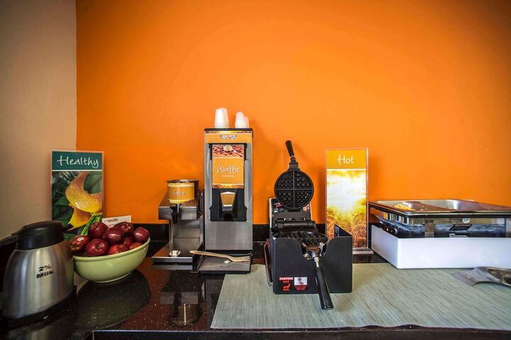 Breakfast/Coffee Service 16 of 18