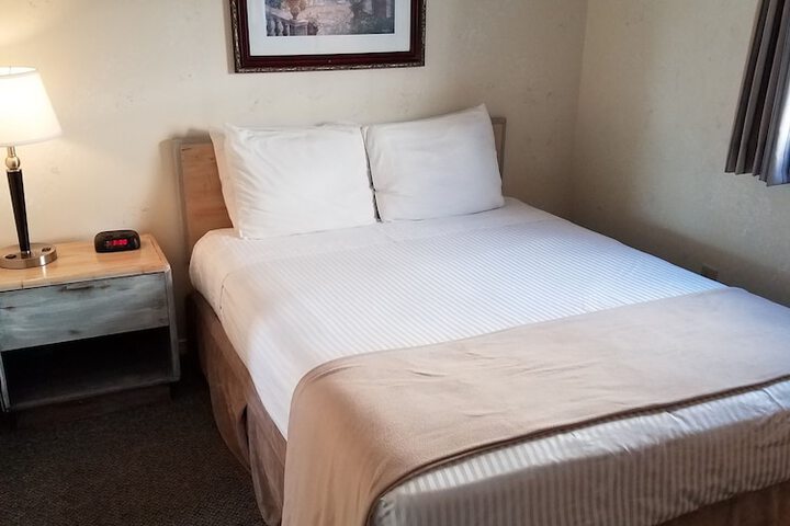 Sea Cliff House Motel