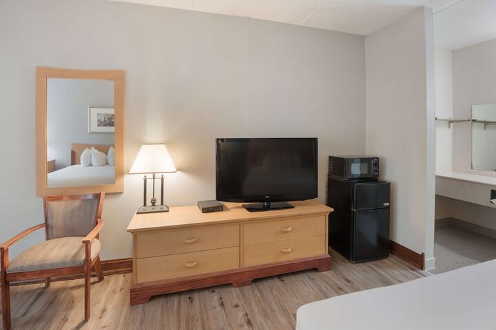 Room 11 of 43