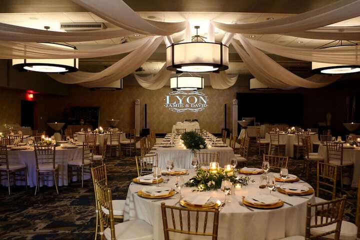 Ballroom/Hall 44 of 58