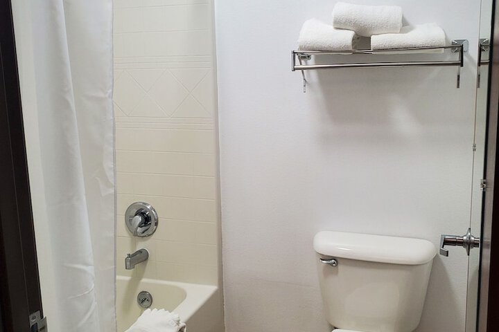 Room 17 of 24