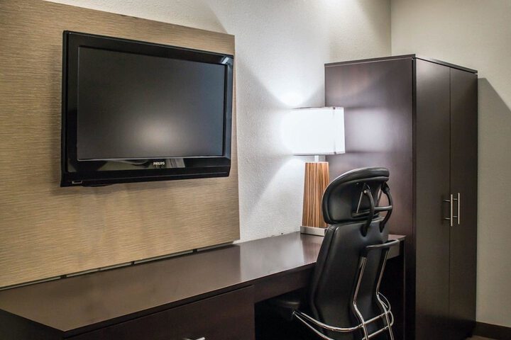 Room 26 of 38