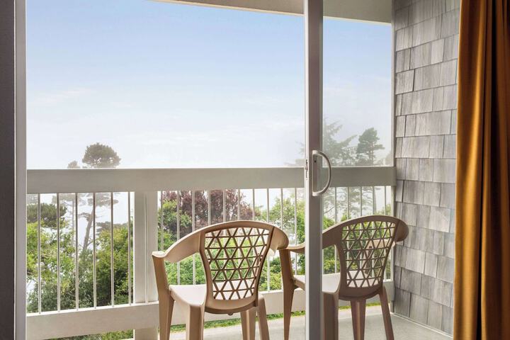 Travelodge by Wyndham Depoe Bay