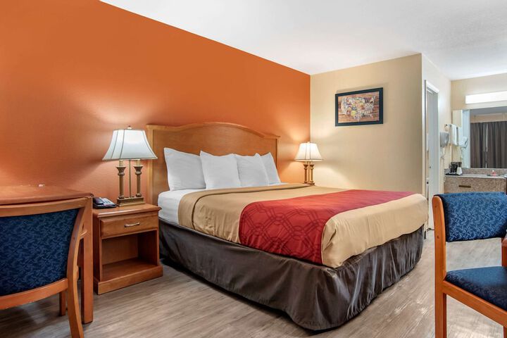 Room 9 of 20