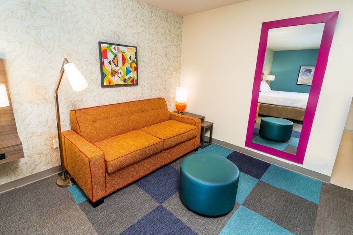 Room 36 of 69
