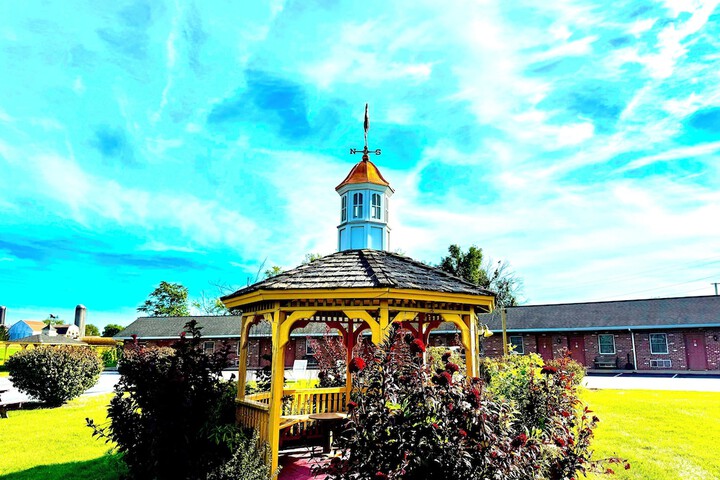 Weathervane Motor Court