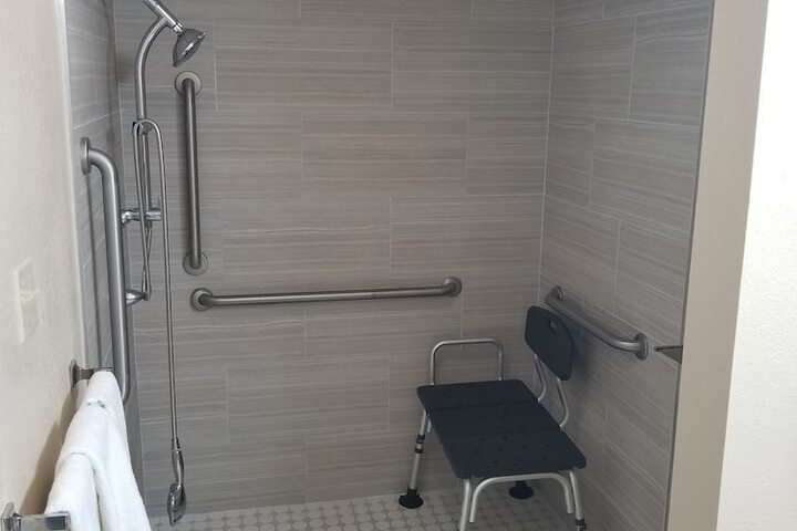 Room 10 of 24