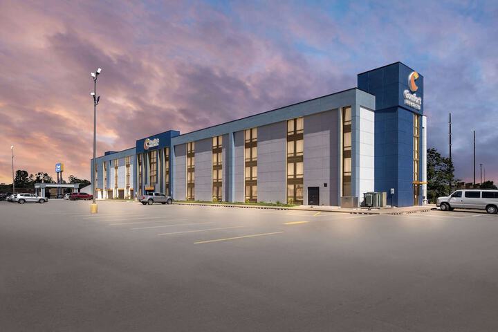 Comfort Inn & Suites Evansville Airport