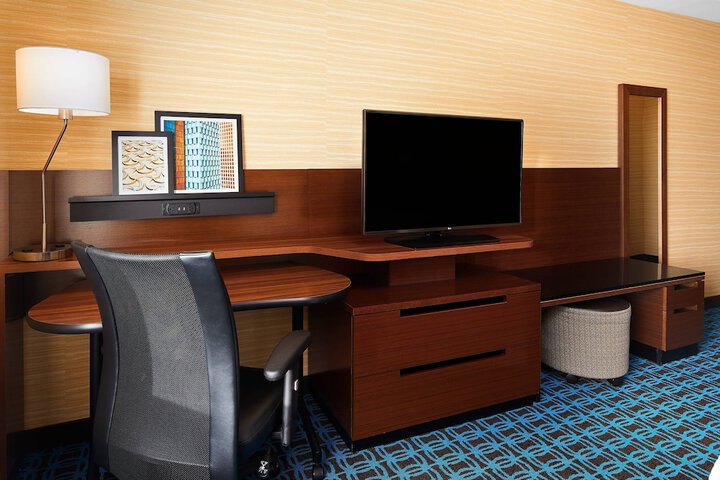 Fairfield Inn & Suite by Marriott Fresno Yosemite Intl Airport