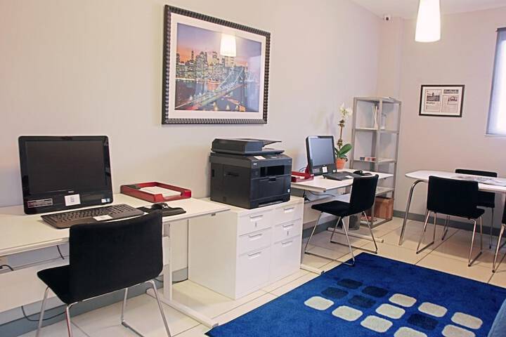 Business Center 25 of 28