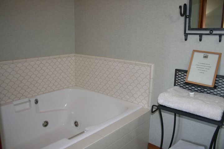 Room 156 of 231