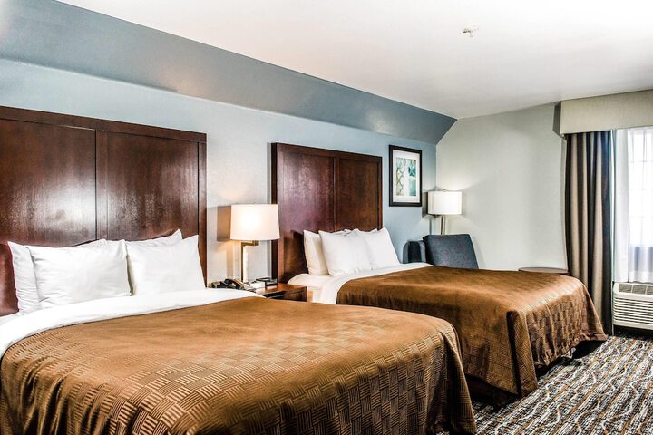 Clarion Hotel by Humboldt Bay