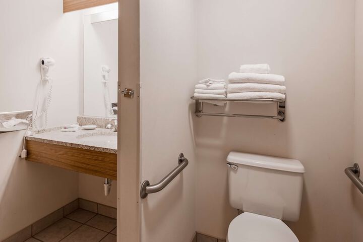 Best Western Golden Spike Inn & Suites