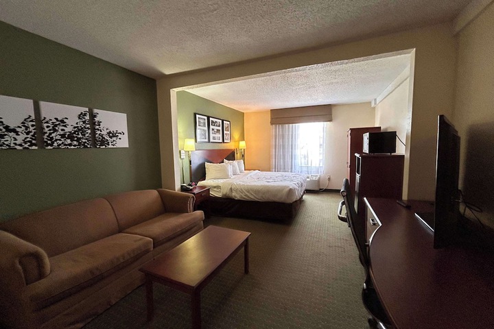 Room 16 of 20