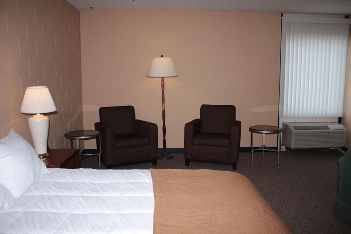 Room 10 of 26