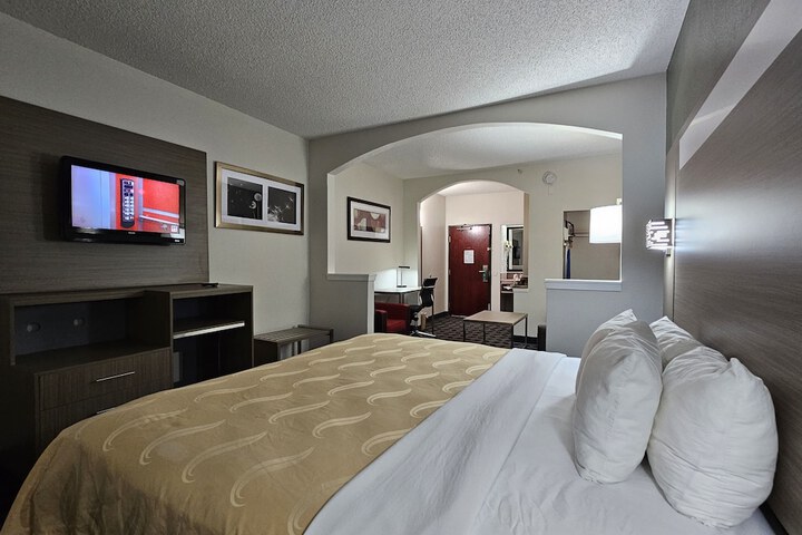 Room 52 of 64