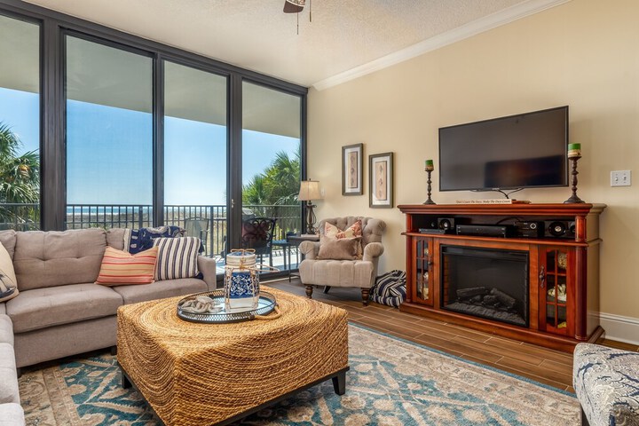 Calm Seas - Holiday Isle #119 - Tremendous Views a Beautiful Gulf Front Pool, A Heated Indoor Pool, Jacuzzi, Steam Room, & Gulf View Fitness Center. 2 Bedroom Condo by RedAwning