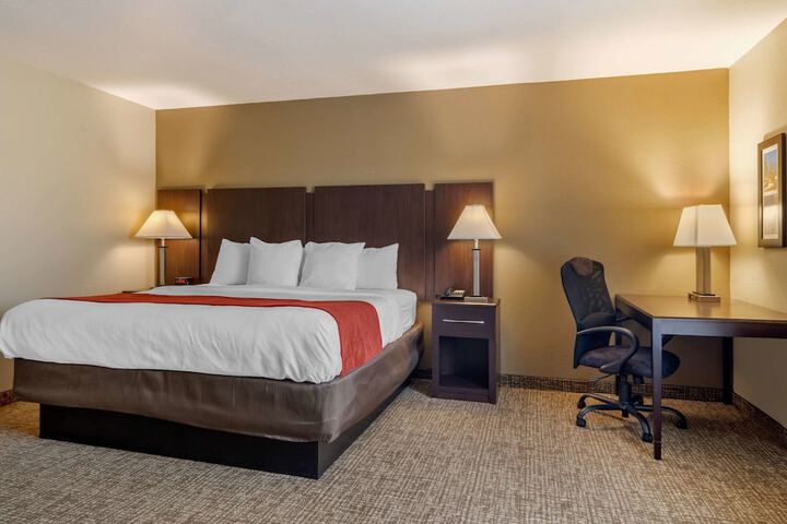 Room 16 of 32