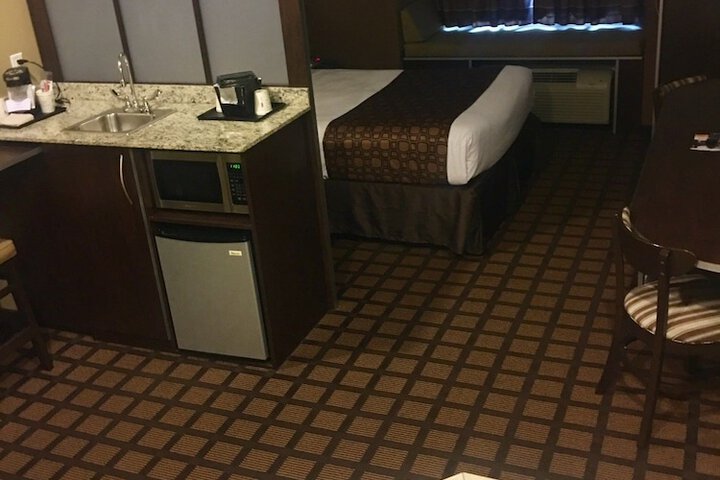 Room 8 of 28