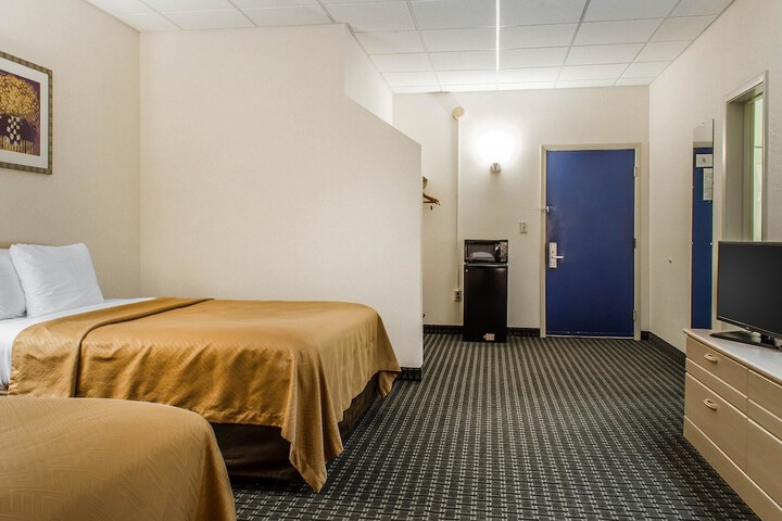 Room 24 of 27