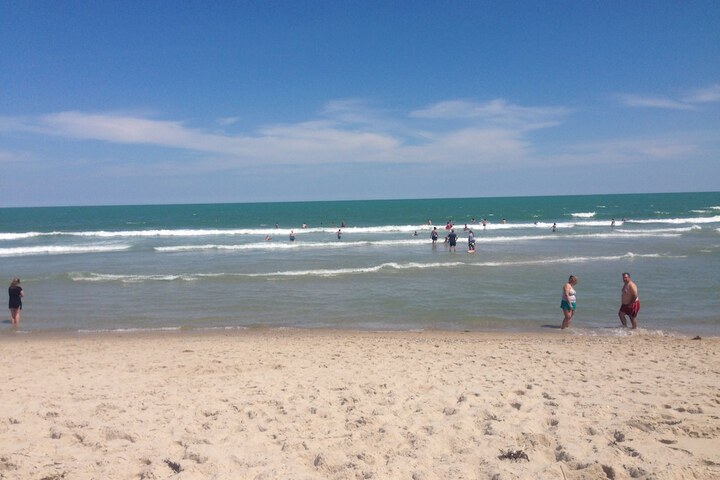 The Beach House - Only six houses from the beach