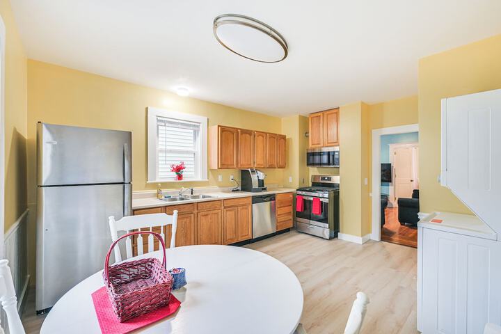 Medford Apartment Rental 5 Mi to Downtown Boston