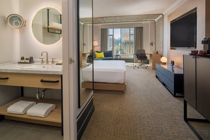 The Duniway Portland a Hilton Hotel