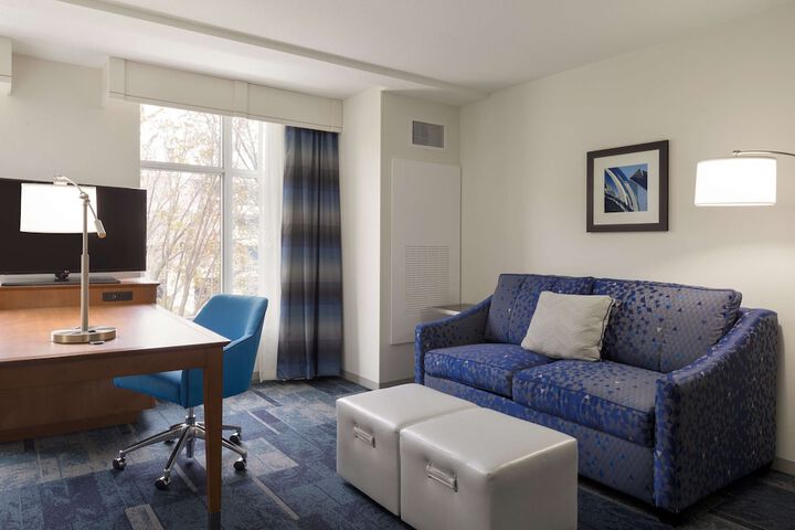 Room 11 of 33