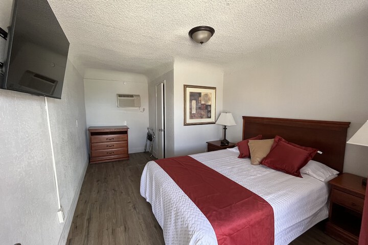 Room 8 of 26