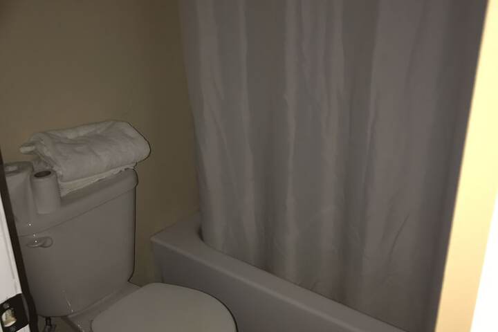 Room 9 of 16