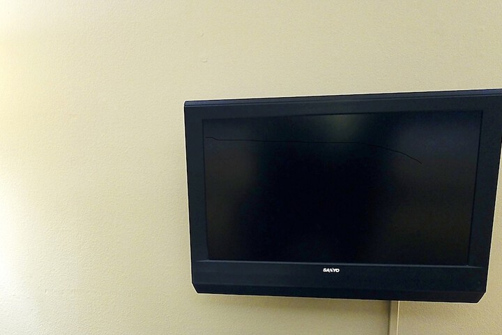 Room 7 of 16