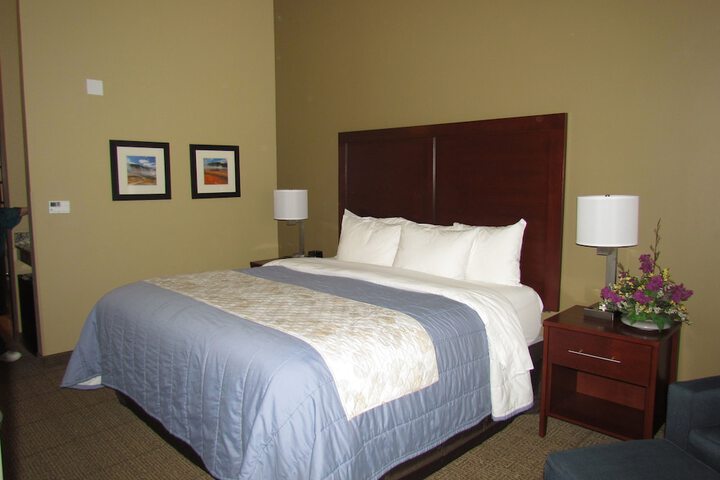 Room 28 of 49