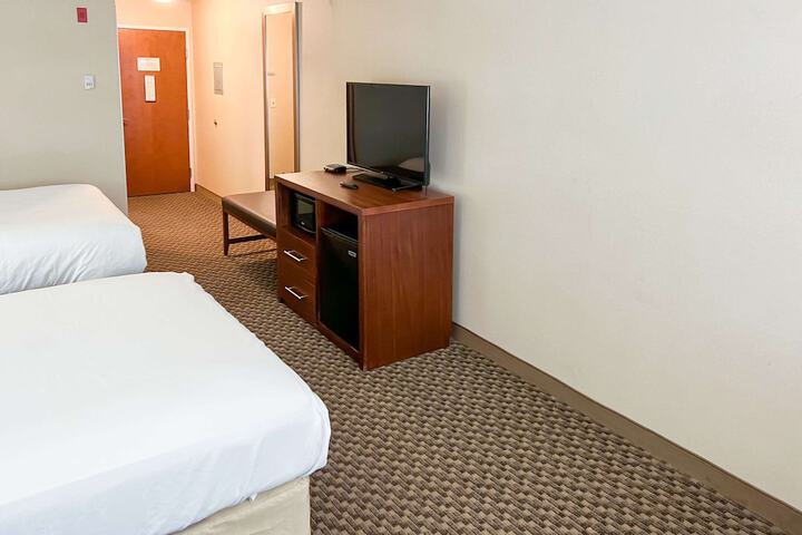 Room 27 of 35