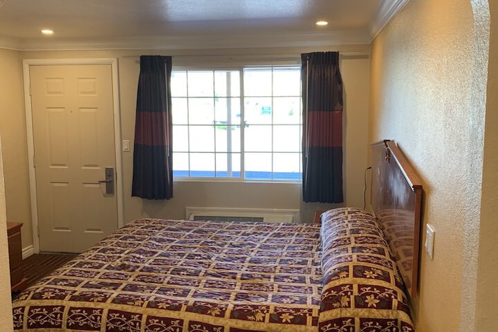Room 71 of 107