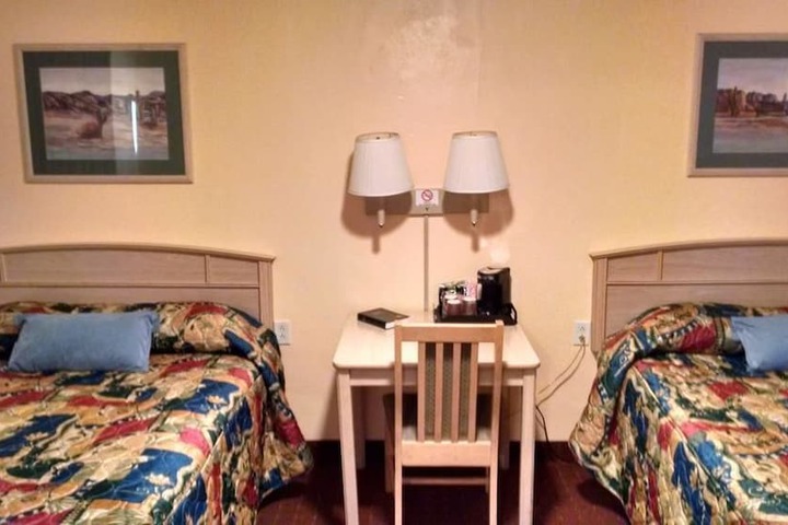 Room 8 of 19