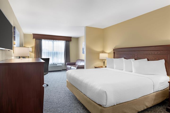 Best Western Plus Fredericton Hotel & Suites