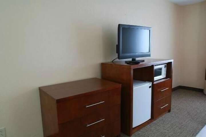 Room 25 of 53