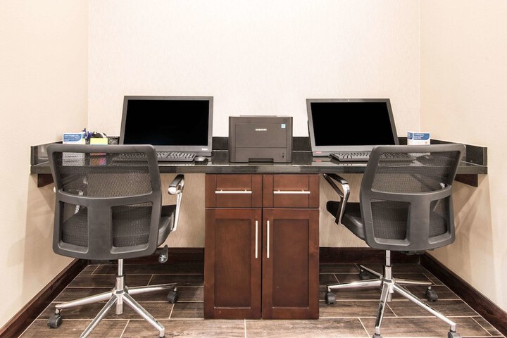 Business Center 46 of 46