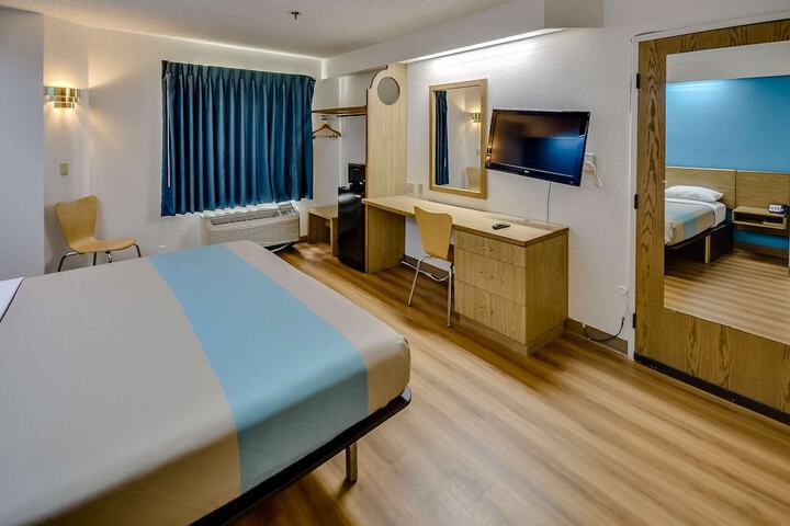 Room 14 of 29