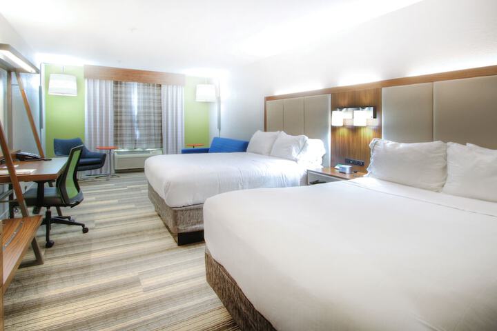 Holiday Inn Express Hotel & Suites Magnolia-Lake Columbia by IHG