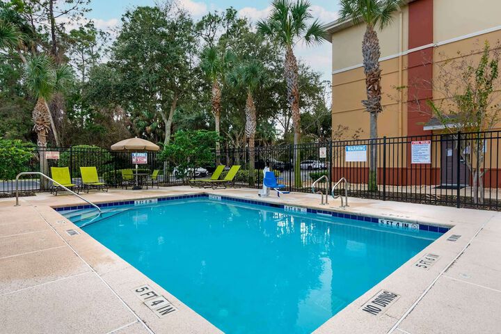 Pool 4 of 37