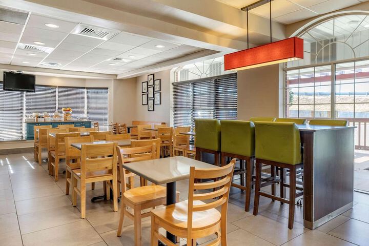 Country Inn & Suites by Radisson Lumberton, NC