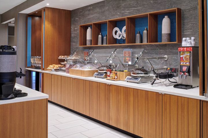Breakfast/Coffee Service 23 of 26