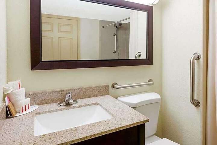 Americas Best Value Inn & Suites Phenix City